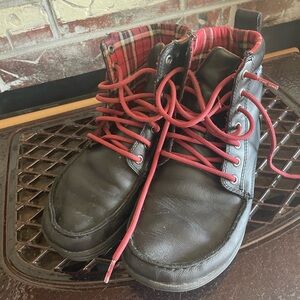 Lem’s signature Boulder Boot. Unisex. 8.5 Men’s 10 Women’s. In great condition!